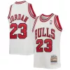 Bellissimo Duraturo Accattivante Michael Jordan Chicago Bulls Youth 1997/98 Hardwood Classics Authentic Jersey White/Black/Red per i Fan Veri