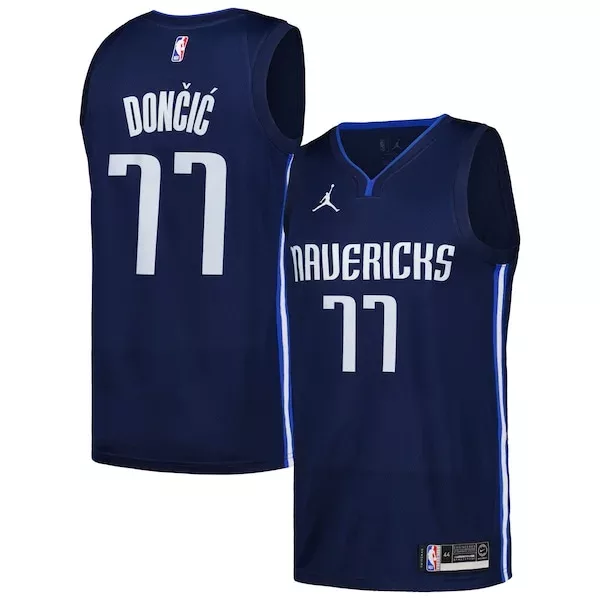 Bellissimo Luka Dončić Dallas Mavericks Jordan Brand Swingman Player Jersey Statement Edition Navy per i Fan Veri