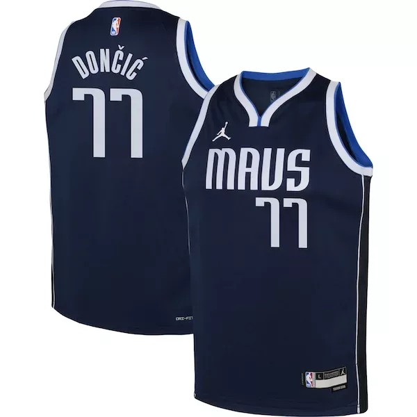 Resistente Luka Doncic Dallas Mavericks Jordan Brand Youth Swingman Jersey Statement Edition Navy per i Fan Veri