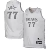 Cool Classico Moderno Luka Dončić Dallas Mavericks Nike Youth 2024/25 Swingman Player Jersey City Edition White per i Fan Veri