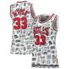Duraturo Resistente Classico Scottie Pippen Chicago Bulls Women's 1997 Doodle Swingman Jersey White per i Fan Veri